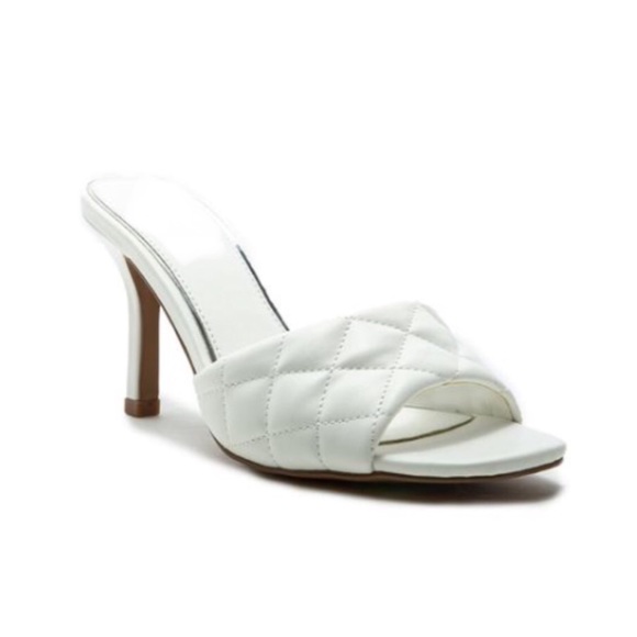 !! RESTOCKED !! Square Toe Quilted Mules in White - Picture 4 of 6